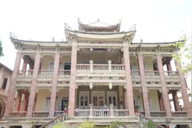 实拍厦门鼓浪屿百年老别墅海天堂构，它是鼓浪屿的十大别墅之一视频封面