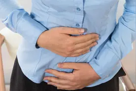 腹部老是咕噜咕噜有水声怎么回事，严重吗？可能是3种情况视频封面