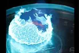 氧炔焰爆炸瞬间有多美妙！72台高速摄影机，360度无死角拍摄视频封面