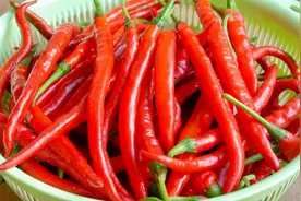 老妈用了10几年的蒜蓉辣酱配方，用量精确到1克，保存3个月不坏