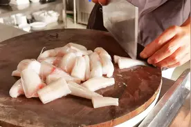爱吃海鲜的看过来，大厨分享家常红烧龙头鱼，做法简单，鱼肉鲜嫩视频封面