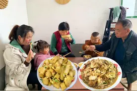 河南农村早饭，猪肉炖粉条配炒馒头，喝大碗稀饭，这才叫生活！视频封面