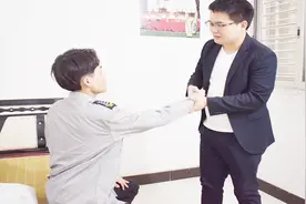 董事长破产，民工兄弟竟拿出60万相助，结果发现原来兄弟这么义气视频封面