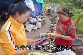 农村姐妹做饭也这么有乐趣，什么样的话题让二娃笑出了鹅叫声？视频封面
