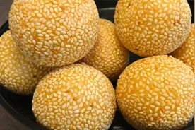 一碗糯米粉，一碗糖水，教你做空心麻团，香甜软糯，3分钟就学会