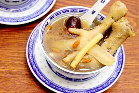 药膳鸡爪怎样做好吃？教你一个广东茶楼的做法，入秋后女人要多吃视频封面