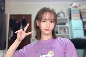 男生也可以尝试一下，去美发店剪一个女生的发型~