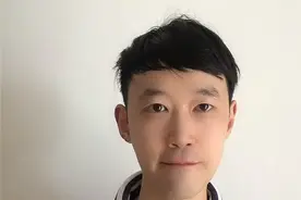 拍视频怎么把文案放在屏幕上，一边拍一边照着念？试试提词器功能