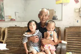 60岁的来人花了七千元娶了一位越南美女，还生出两个孩子。视频封面