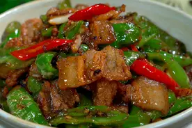 湖南小炒肉怎么做才好吃，今天分享正宗的做法，香辣好吃特别下饭