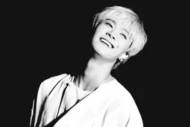 25岁韩男团成员文彬去世！直播时曾说身体不适，警方推测为自杀