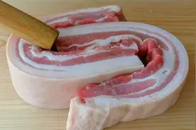 做红烧肉时，掌握这些小技巧，红烧肉不腥不柴，软烂入味口感好视频封面