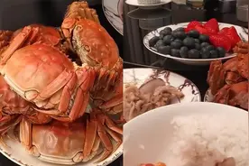 保姆坐价值半个亿的豪宅内，吃户主剩下的食物，晒出日常羡煞网友视频封面