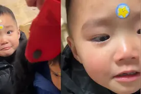 新入园萌娃放学看到妈妈后瞬间落泪 大喊“妈妈我爱你”扑向妈妈视频封面