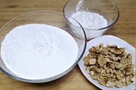 快过年了，教你在家做核桃糯米年糕，口感细腻，软糯香甜，真好吃视频封面