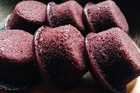 营养丰富的黑米糕详细做法，米香味浓厚，一点不粘牙，吃了还想吃