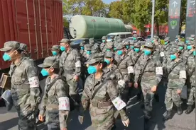 加油！解放军进驻上海最大方舱 火神山建设者和守护者再次交接视频封面