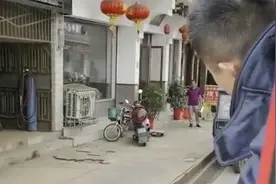 消防员出警归途绕路经过父亲门店 激动大喊让人泪目视频封面