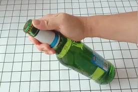 女生也能轻松开啤酒盖的方法，我也是今天才知道，2秒开盖真容易视频封面