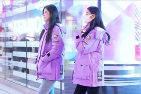 冬季天冷美女更要穿牛仔裤，长靴小白鞋任意搭，毛衣羽绒服随心配视频封面