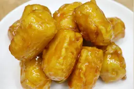拔丝香蕉的家常做法，外皮酥脆，内里软糯，手把手教你调糊和炒糖视频封面