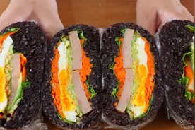 紫米饭团最简单，出游在家都适合，材料简单易上手，味美