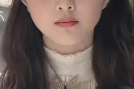 她美到让所有人都以为她整容的程度，可16岁的她已经是绝对美貌了视频封面