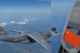 空中对话公开！中国女飞行员驾驶运-20接志愿军烈士回国视频封面