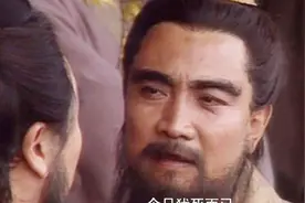 曹操杀了陈宫，为何还供养陈宫一家老小？难道不怕陈宫儿子报仇吗视频封面