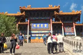 世界遗产五台山：菩萨顶极佳的地理位置 山门前布局犹如龙头