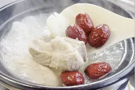 炖莲藕排骨汤，牢记别直接下锅，多做一步，肉质软烂，莲藕不变色视频封面