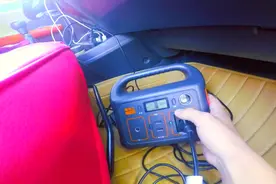 这户外移动电源又出问题了，气的小伙要疯了，这也太坑人了吧视频封面