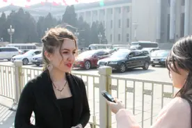 在俄罗斯收入多少才可以娶到老婆，听完美女回答，我瞬间不淡定了视频封面