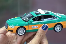 儿童玩具车视频大全：出租车小汽车野越车合金汽车模型试玩