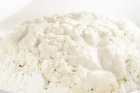 用酵母发面之后还用碱吗？今天终于明白了，以后别用错了告诉家人视频封面
