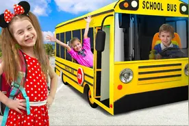 小女孩坐上了神奇的小校车，能准时的把她们送到学校吗？视频封面