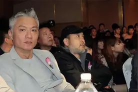 他是“香港第一美男”，抛弃刘嘉玲拒绝林青霞，如今沦落成老大爷视频封面