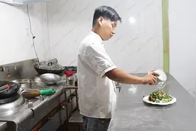 这才是凉拌秋葵的正确做法，很多人第一步就错了，难怪营养流失了