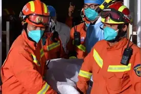 长沙楼房倒塌已致26人遇难，监控拍下惊魂一幕，专家推测坍塌原因