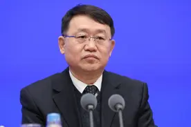 对于新冠肺炎患者怎样进行理赔？什么时候能够赔付？银保监会回应视频封面