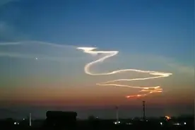 左边画个龙！我国成功发射“一箭六星” 北京天空现“龙形云”视频封面