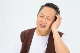 吃什么能改善失眠？医生教你补充维生素，不用安眠药照样睡得香视频封面