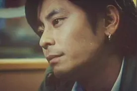 阿信一直把王杰当偶像，但是「一场游戏一场梦」还是比较习惯原唱视频封面