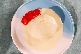 夏天吃不完的榴莲，又做了一份榴莲冰淇淋，真香，爱吃的你一定懂