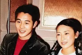 李连杰和黄秋燕的两个女儿：李思和李苔蜜视频封面