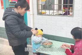 冰箱里放了一年的花生，儿媳简单一煮，婆婆说吃起来和新鲜的一样