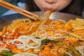健康科普｜常吃螺蛳粉会致癌？是谣言还是事实？视频封面