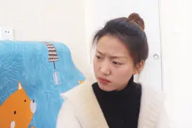 搞笑段子：小伙网上买了洗发水，夫妻俩总是掉头发，原因太有趣了视频封面