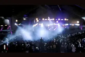 万人合唱反战歌曲《One Day》，超燃现场版视频封面