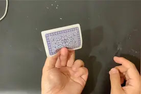纸牌还能这样飞！超简单的飞牌技巧，一看就会视频封面
